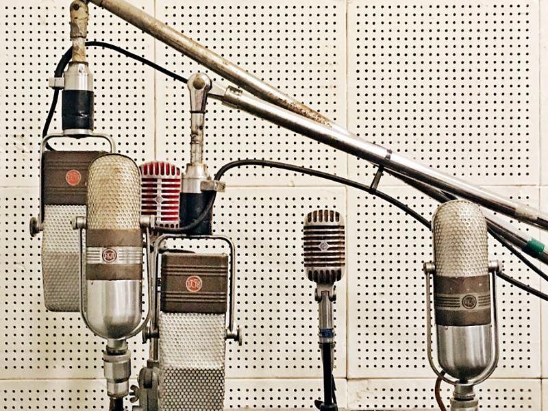 Reference frame: vintage ribbon and condenser microphones