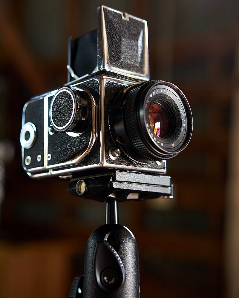 Reference frame: medium format camera on a tripod head, side-lit